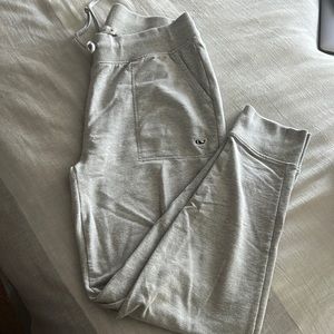 Vineyard vines joggers